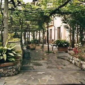 locanda-dal-moccia.hotelitalianriviera.com/