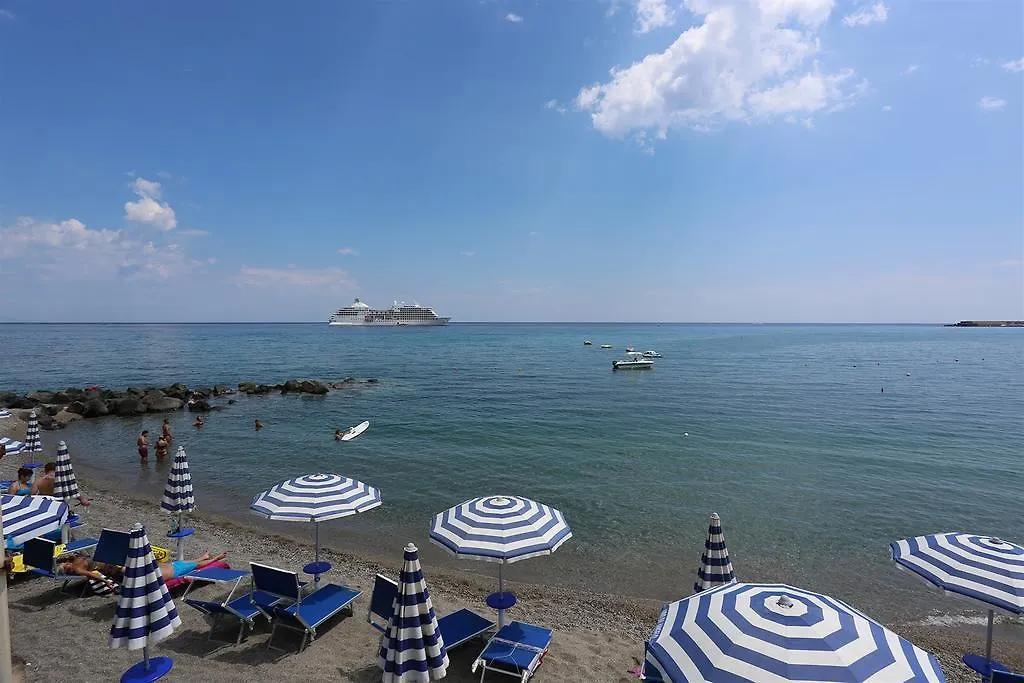 Hotel San Giovanni Giardini Naxos 3*,